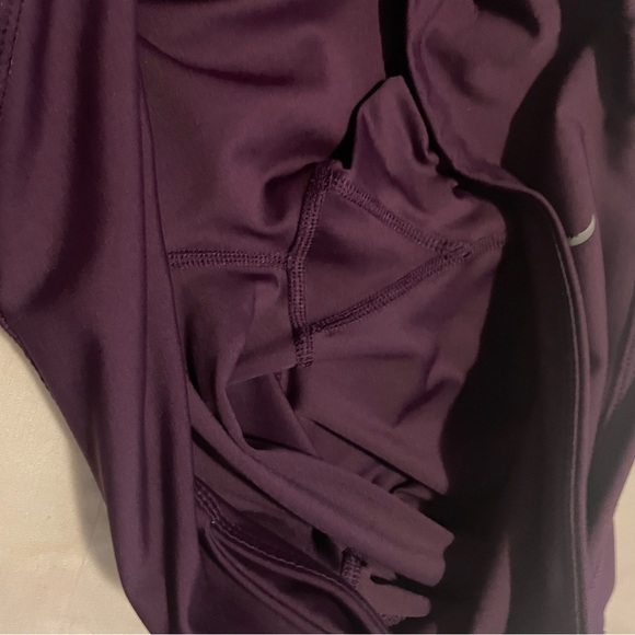 Zyia hi-rise light n tight 20” compression capri size 8-10 - Picture 5 of 6